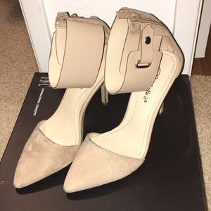 Breckelle's Euro Nude Ankle strap Heels size 7.5